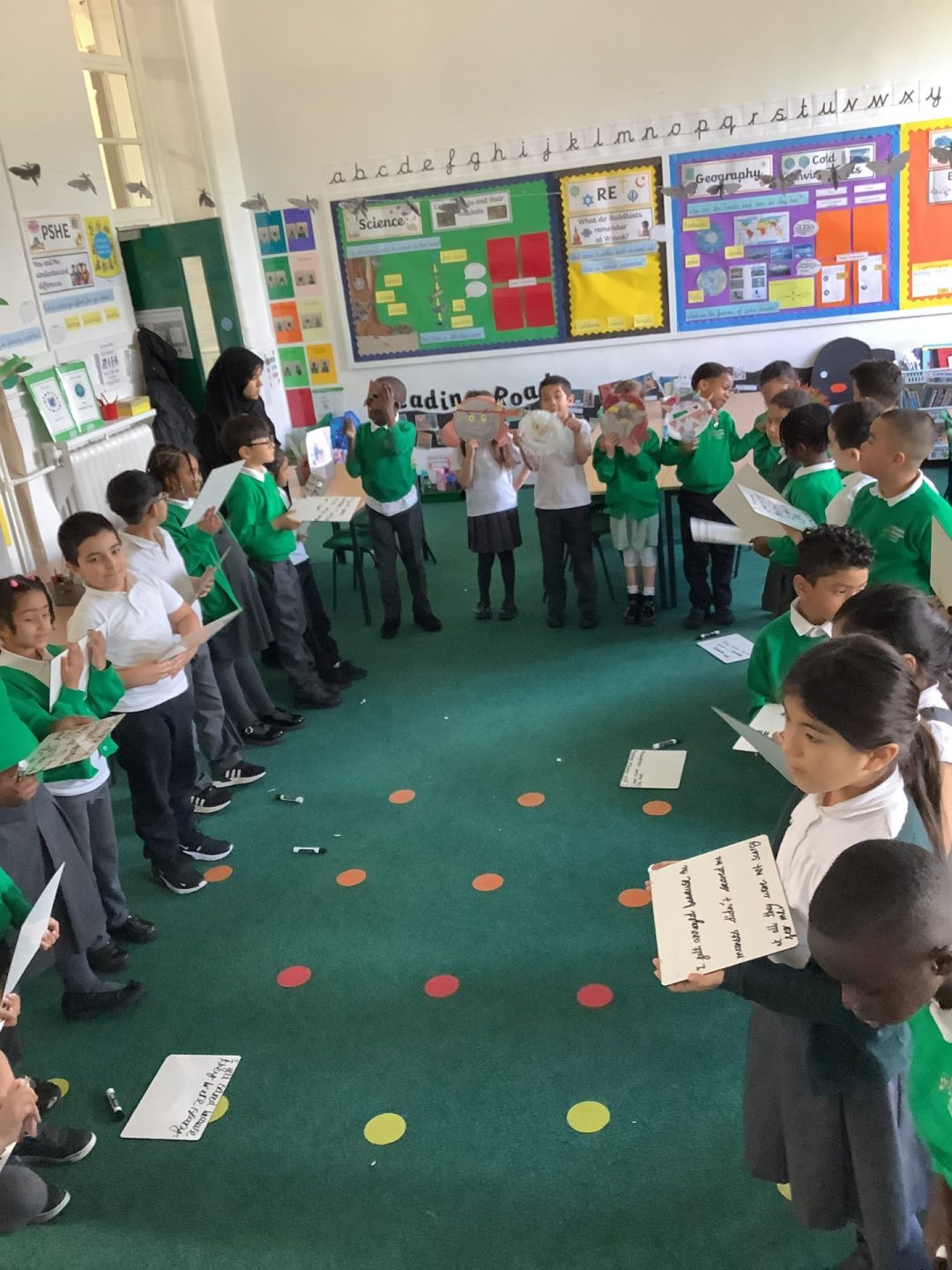 Year 2 Create A Thought Tunnel - Hoxton Garden Primary School