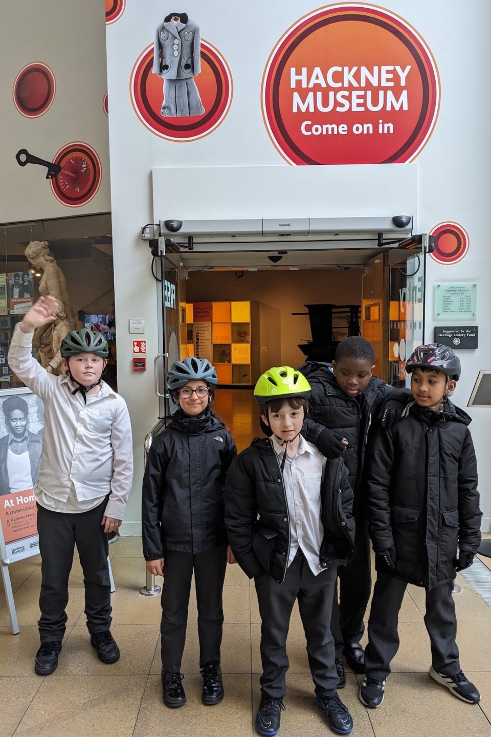 KS2 Cycle To Hackney Museum - Hoxton Garden Primary School